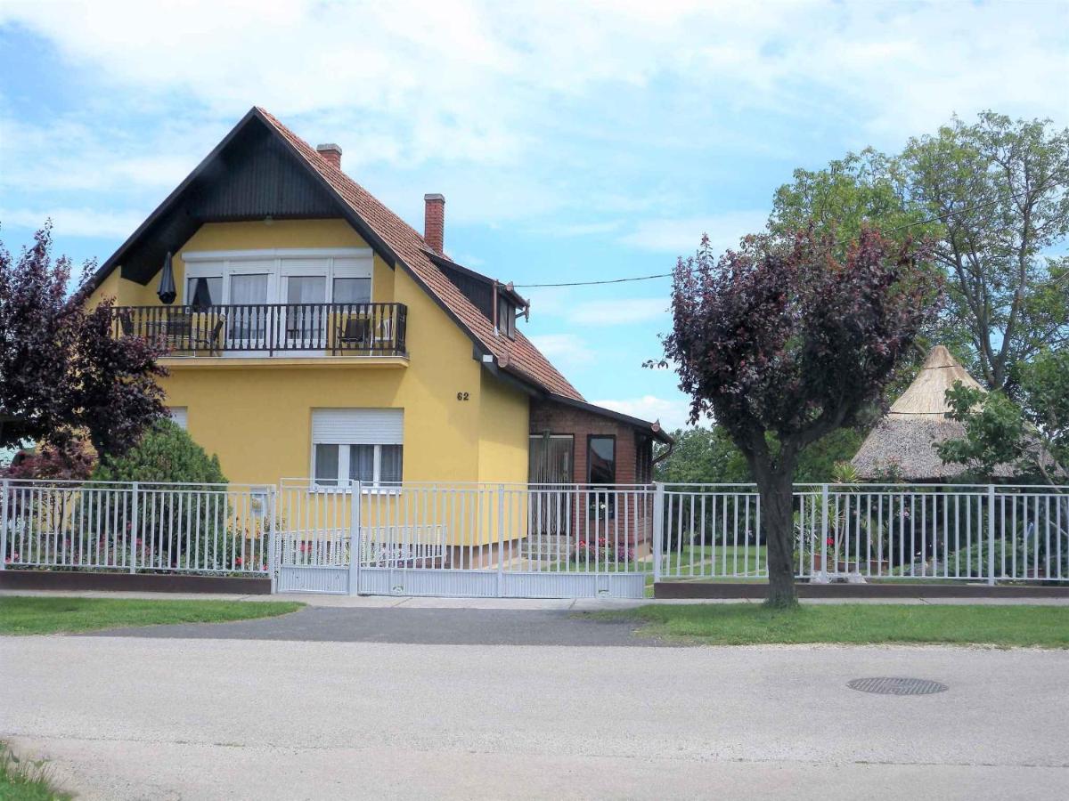 Apartment Balatonbereny 4 Exterior photo